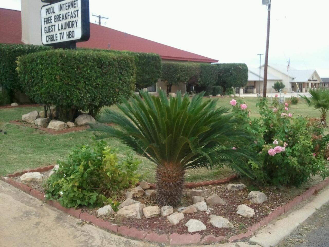 Royal Inn Pearsall Dış mekan fotoğraf