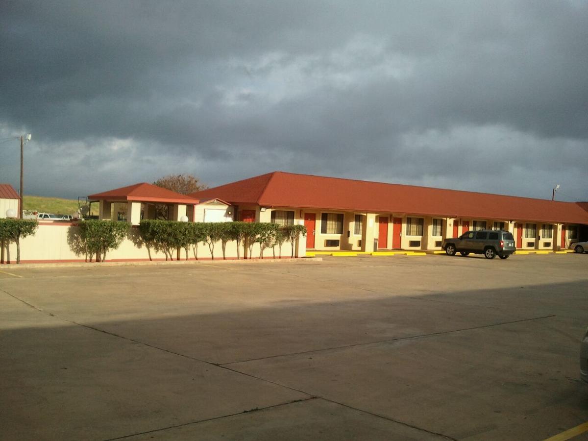 Royal Inn Pearsall Dış mekan fotoğraf